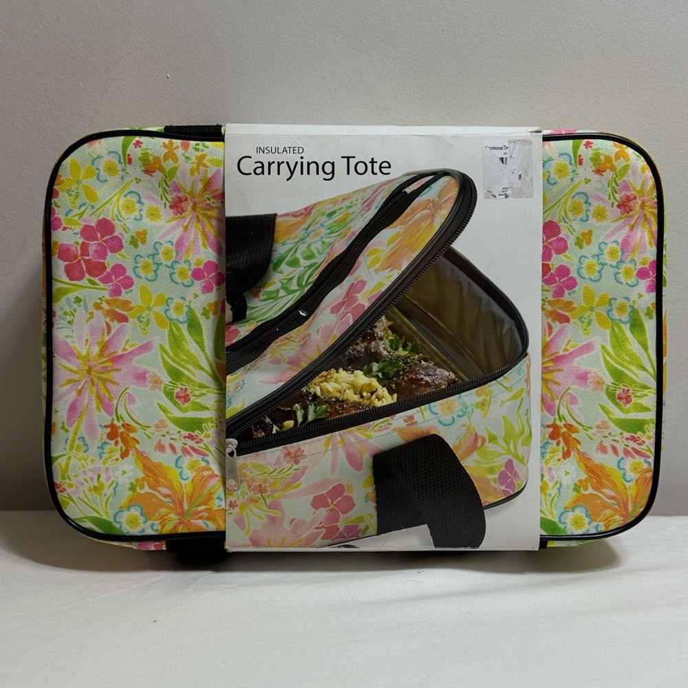 Insulated carrying tote